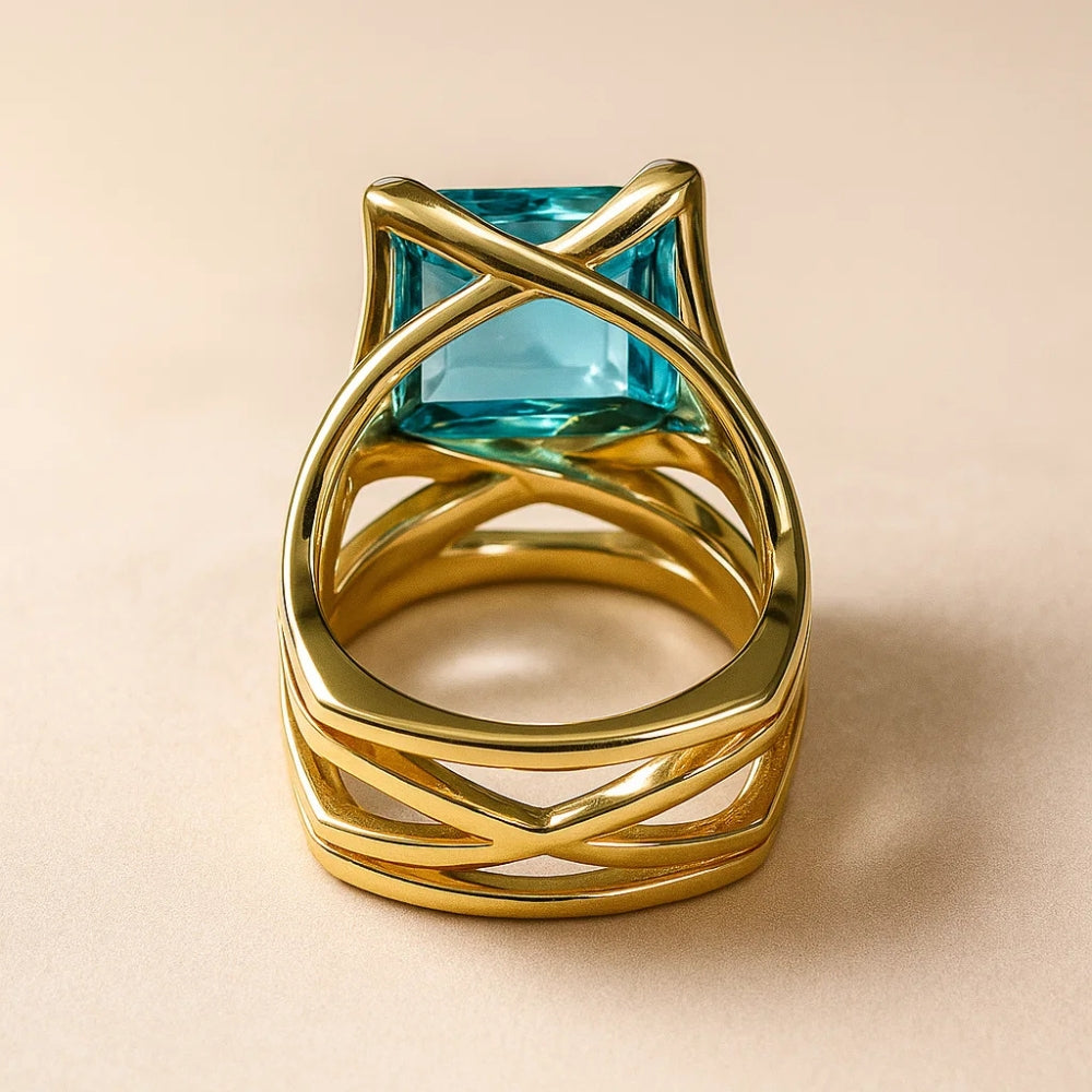 Vintage Ring van Blauwe Zirkonia en Goud
