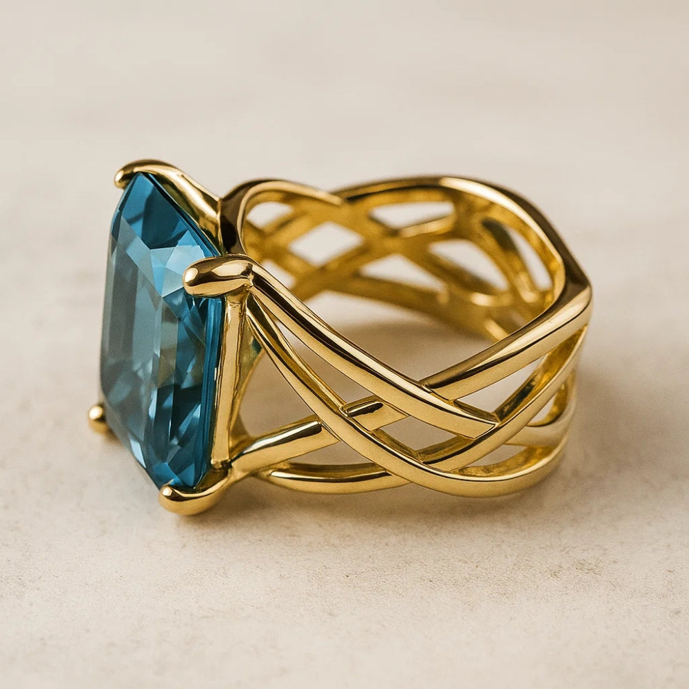 Vintage Ring van Blauwe Zirkonia en Goud