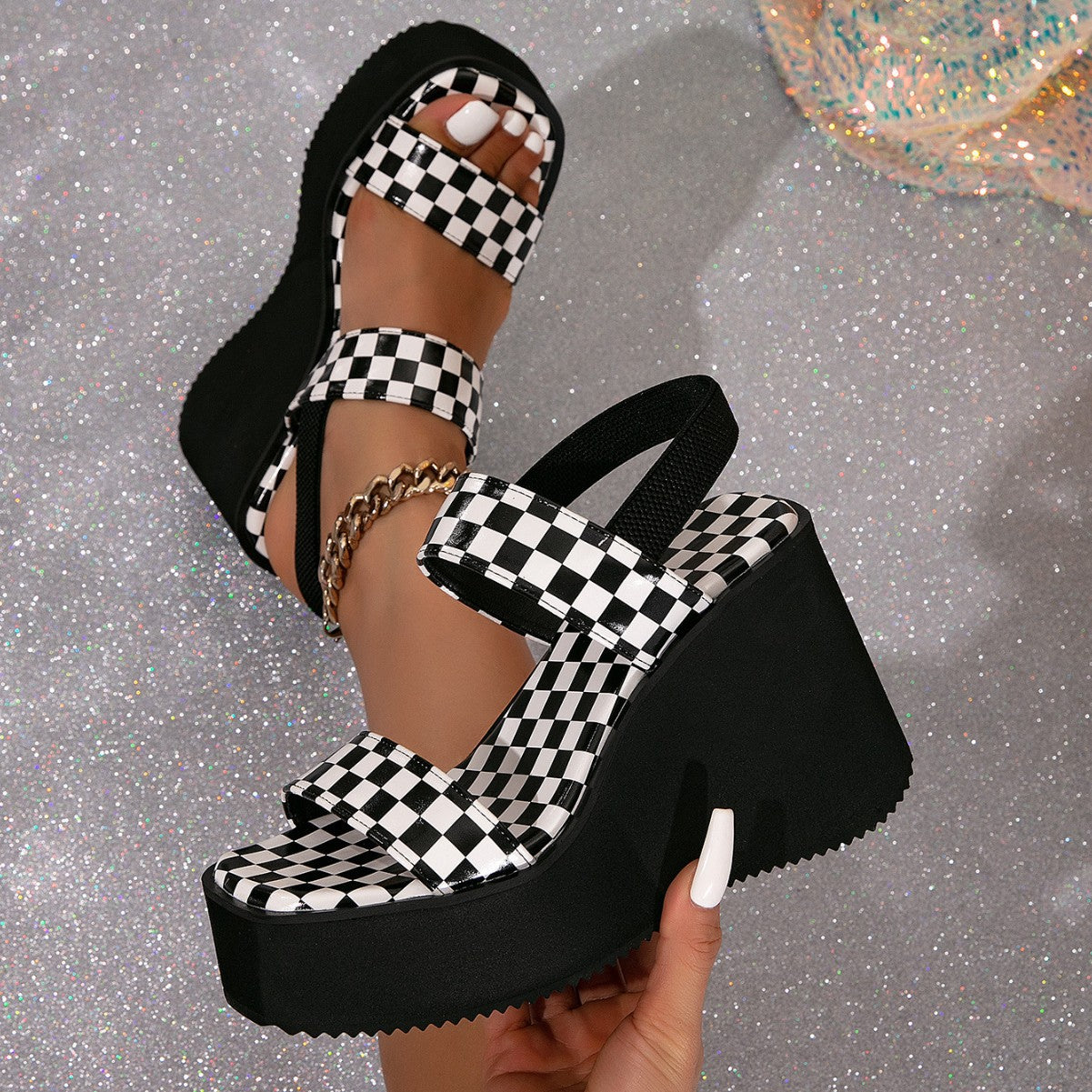 WAYNA™ – Elegante Sandalen met Sleehak en Ruitpatroon